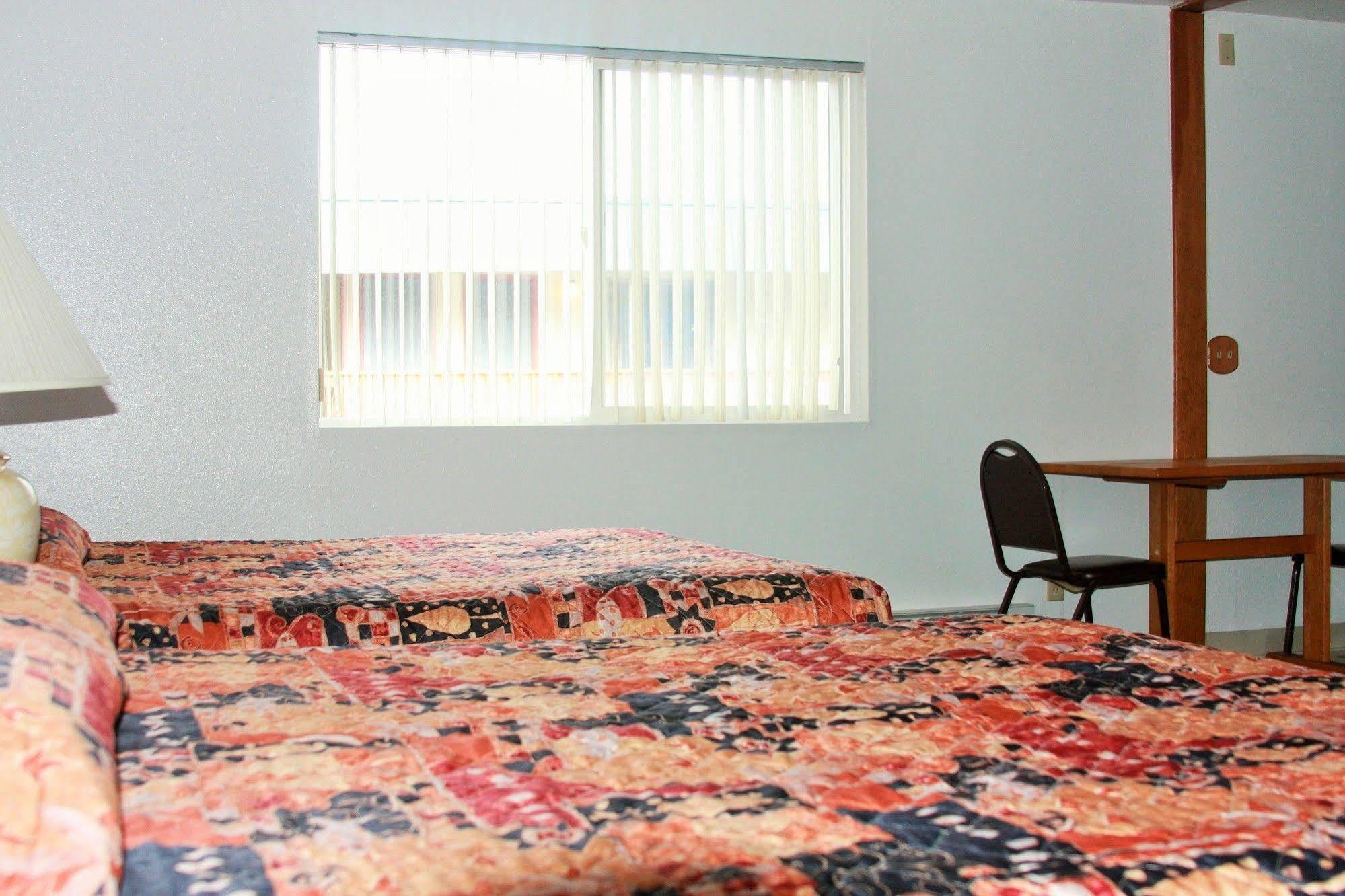 Heidi's Inn Ilwaco Bagian luar foto